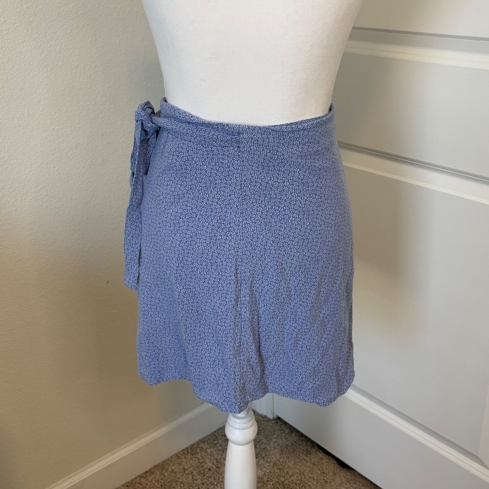 Brandy Melville Blue Floral Wrap Mini Skirt One Size Side Tie Summer - Picture 3 of 7